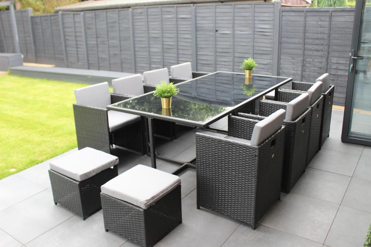Modern Spacious House - Sleeps 16, Free Parking, Sun Terrace ヌニートン エクステリア 写真