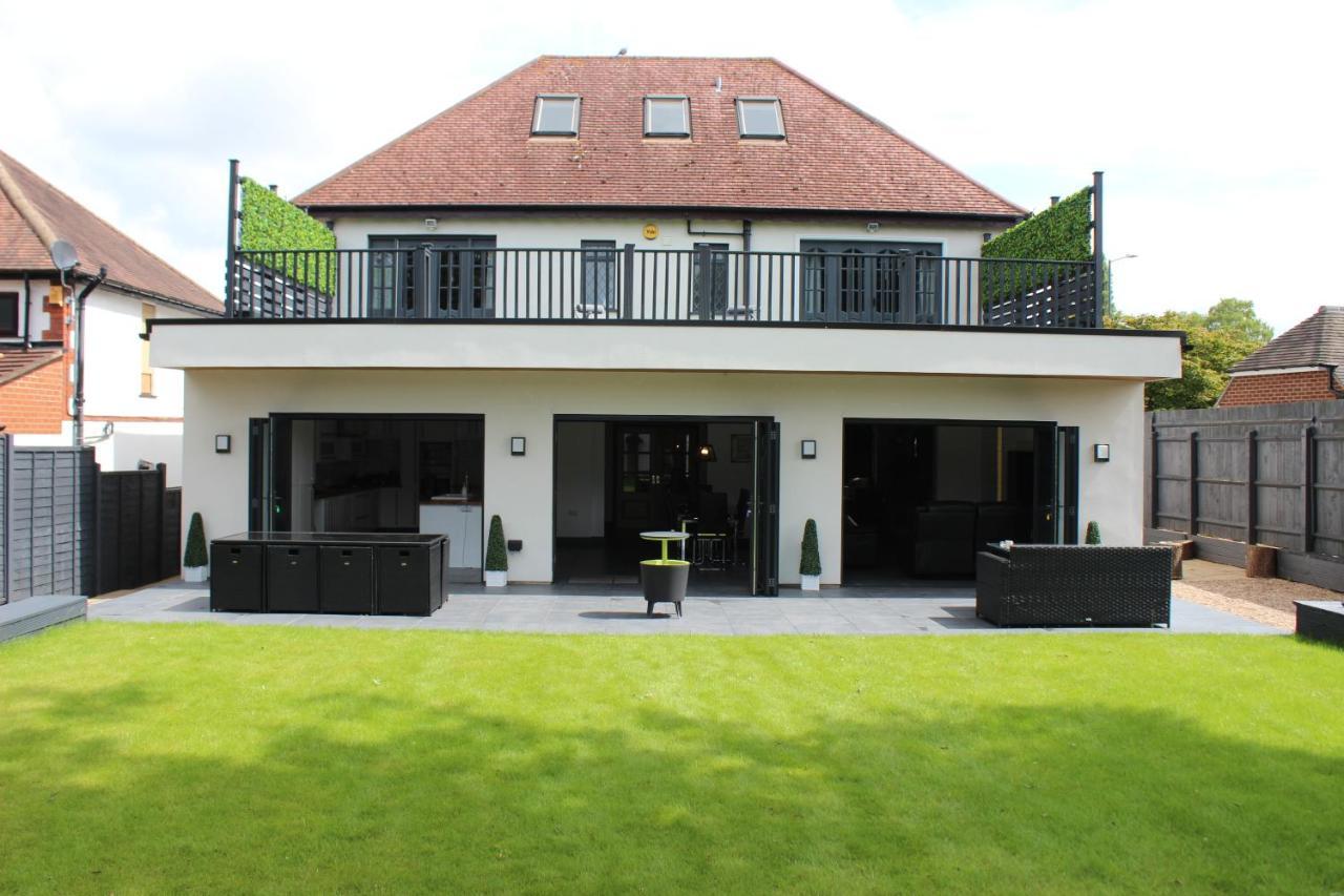 Modern Spacious House - Sleeps 16, Free Parking, Sun Terrace ヌニートン エクステリア 写真