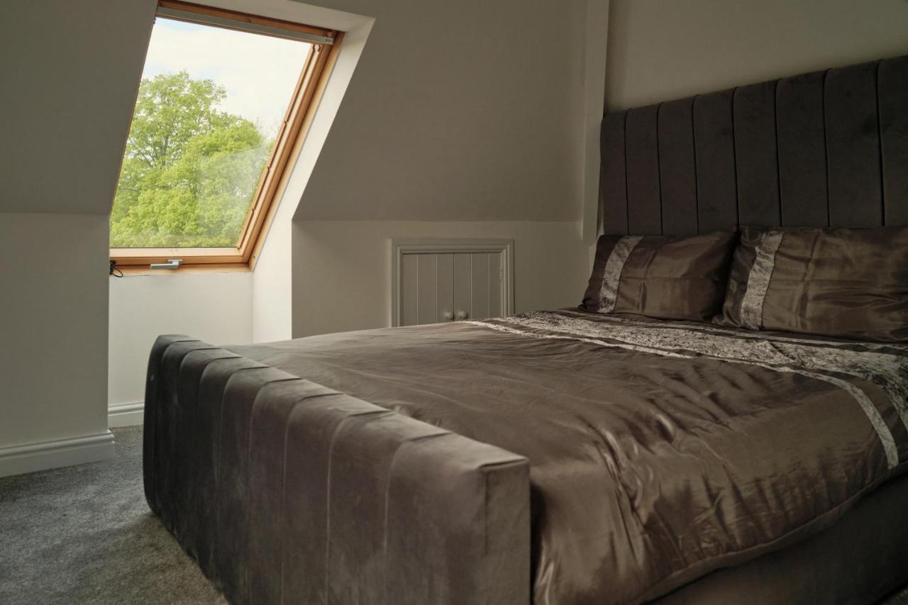 Modern Spacious House - Sleeps 16, Free Parking, Sun Terrace ヌニートン エクステリア 写真