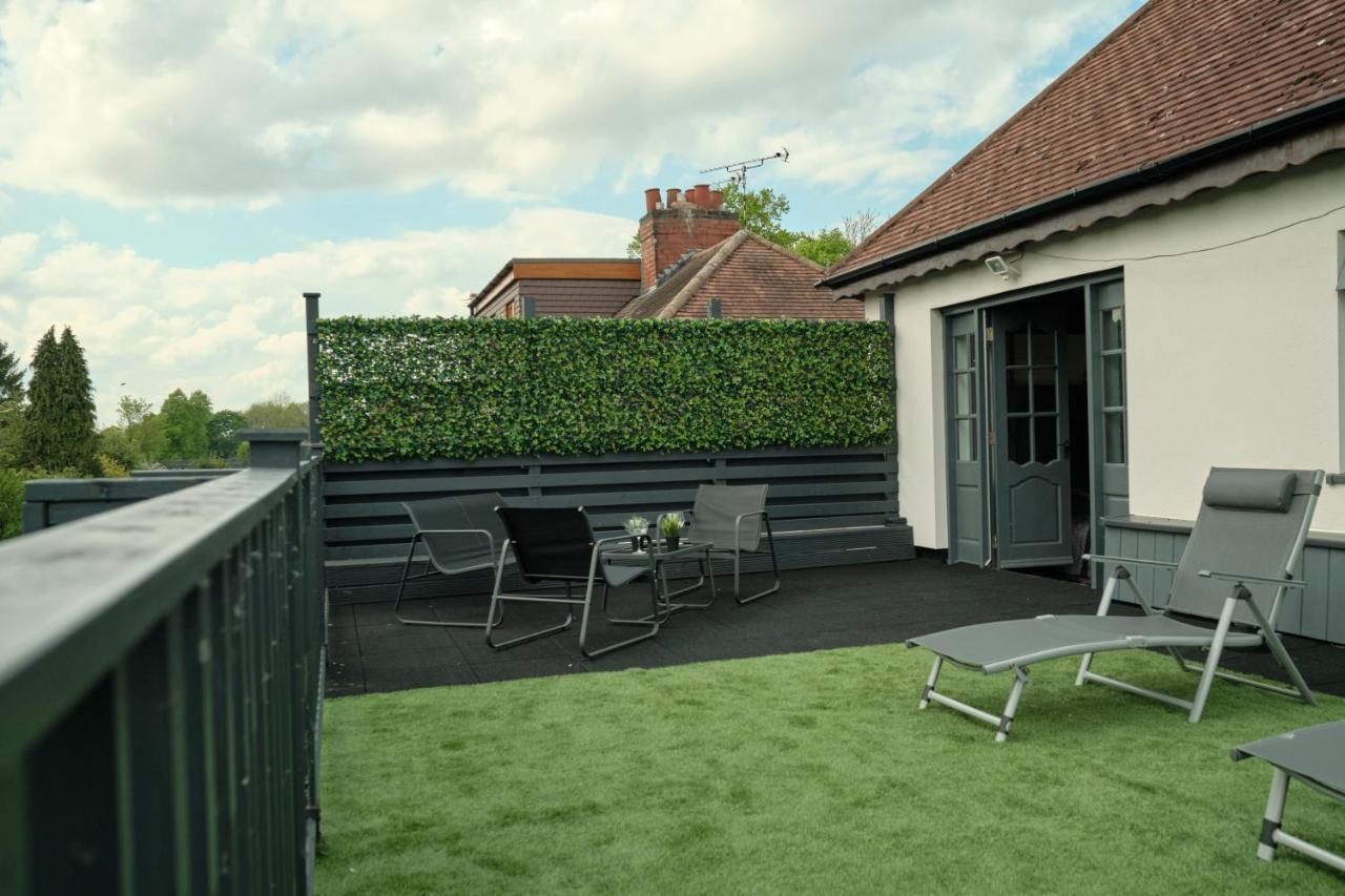 Modern Spacious House - Sleeps 16, Free Parking, Sun Terrace ヌニートン エクステリア 写真
